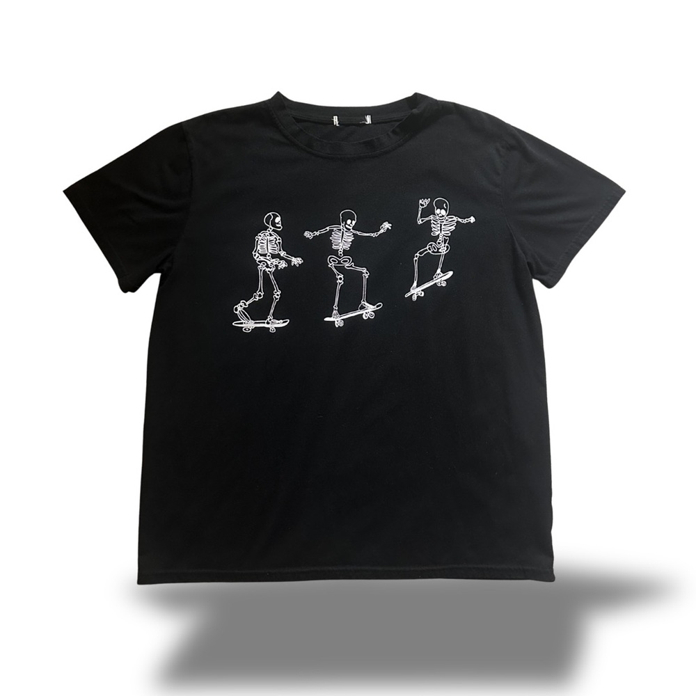 Black Skeleton Skateboard Graphic Tee 90s Grunge Punk Streetwear T-Shirt